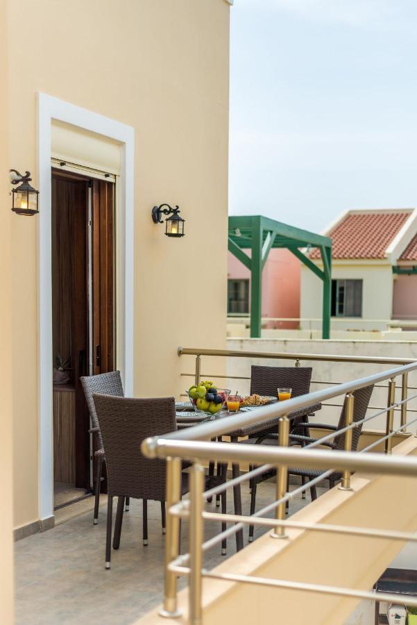 Amphitrite Beach House Chrissi Akti Chania Exterior foto