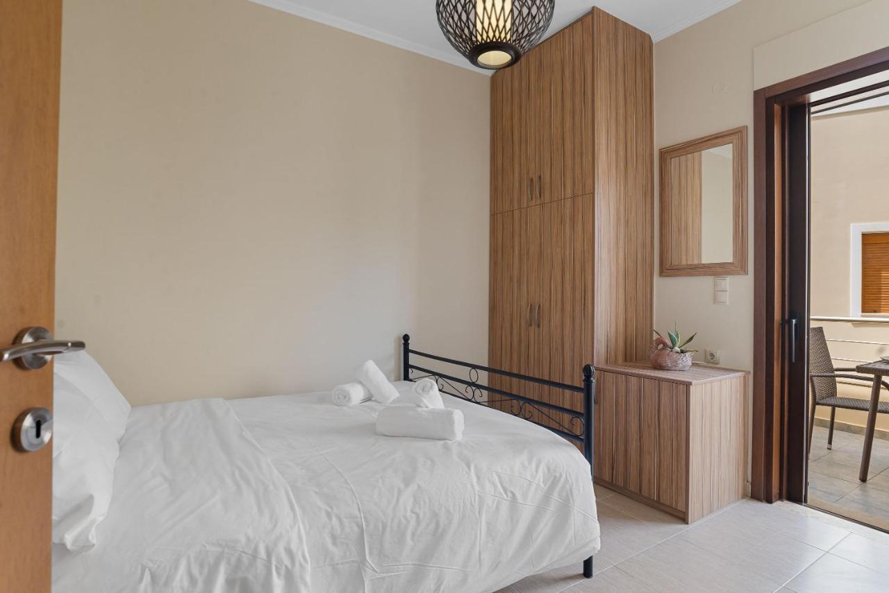 Amphitrite Beach House Chrissi Akti Chania Exterior foto
